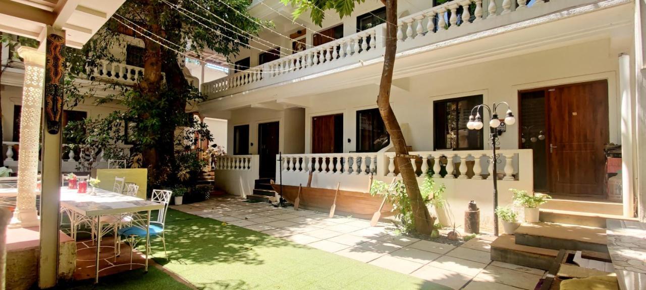 Wtf My House Hotel Baga Exterior foto
