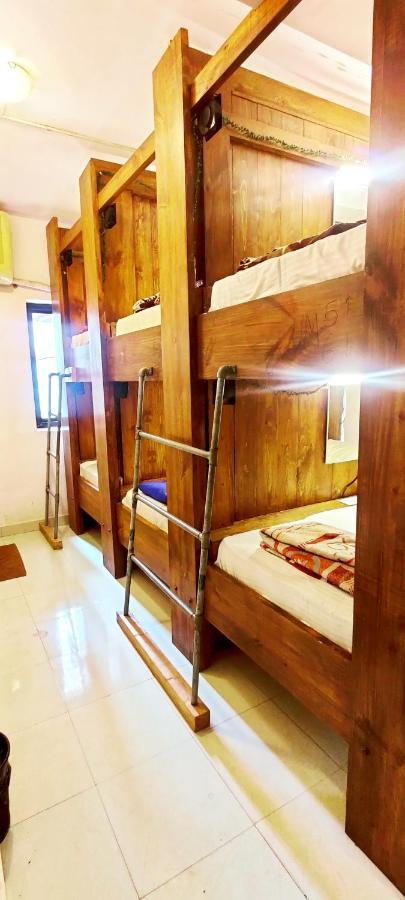 Wtf My House Hotel Baga Exterior foto