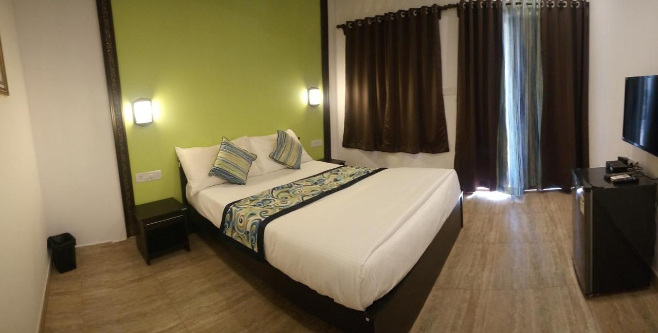 Wtf My House Hotel Baga Exterior foto